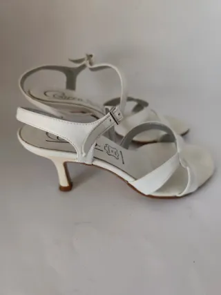 Sandalias de chica N°36 de Carro.