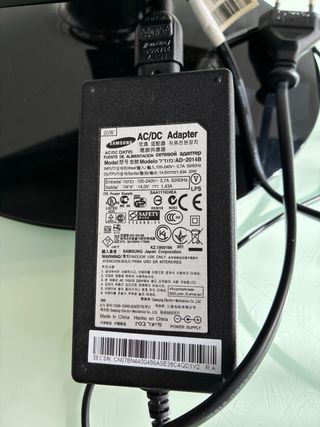 Monitor Samsung SyncMaster S19B150 19” con cables