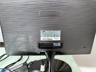 Monitor Samsung SyncMaster S19B150 19” con cables