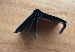 Cartera de piel azul con bandera España