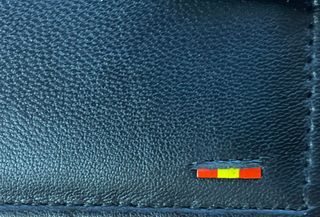 Cartera de piel azul con bandera España