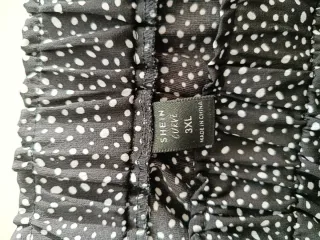 Falda negra topos talla 3XL