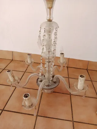 Lámpara de araña antigua de cristal