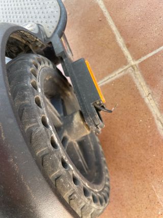 Patinete MRT Ruedas Macizas