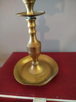 Lámpara de aceite antigua de latón