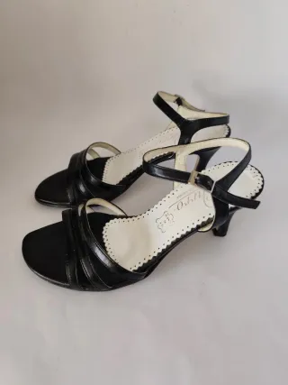 Sandalias de chica N°36 de Carro.