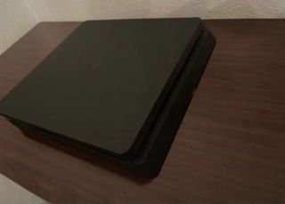PS4 Slim 500GB Negra y Mando negro