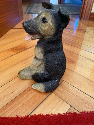 Figura perro resina