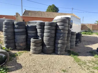 Neumáticos de coche usados
