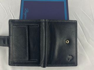 Cartera de piel negro con cierre,