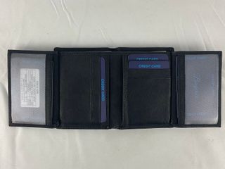 Cartera de piel negro con cierre,