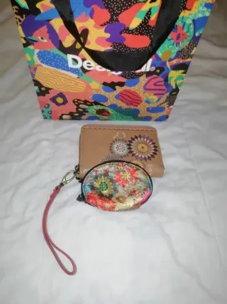 Cartera Marrón con Monedero y Cadena