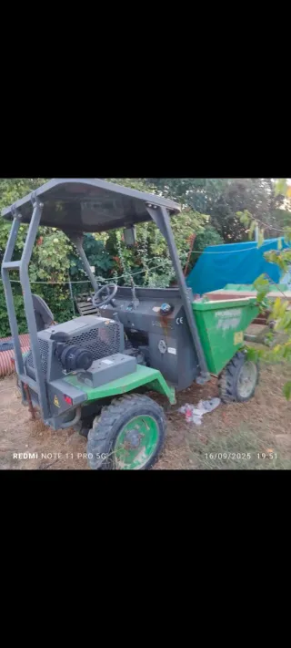 Dumper con cazo para carga