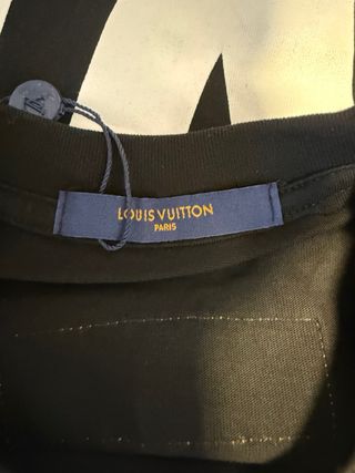 Camiseta Louis Vuitton Negra