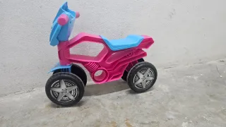 Moto correpasillos infantil molto
