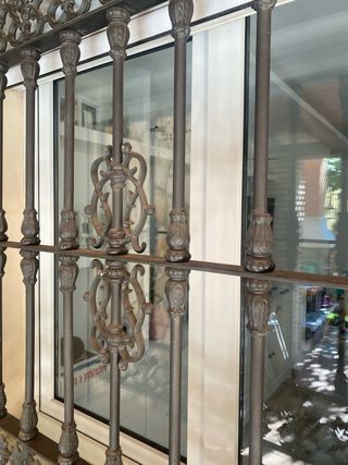 Reja de hierro forjado para ventana