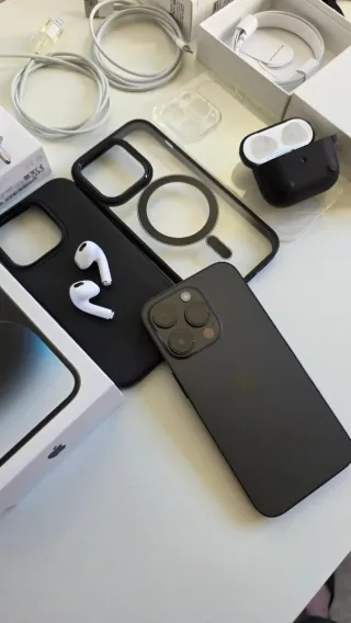 iPhone 14 Pro 128GB + AirPods 3ª Gen + Accesorios