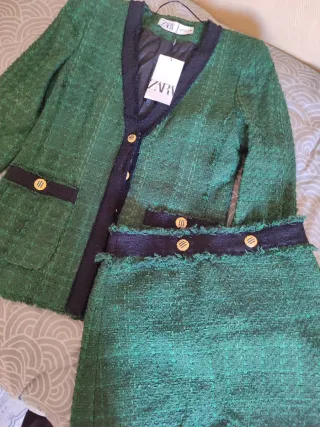 Conjunto Zara: Blazer y Falda Verde
