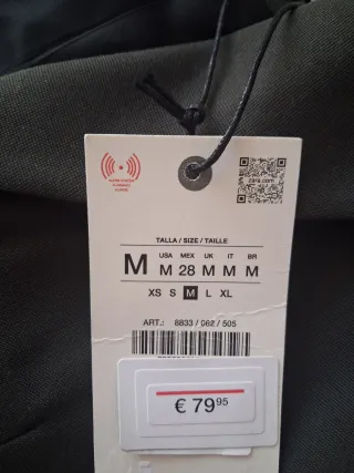 Chaqueta Zara gris sin estrenar