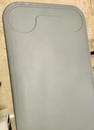 Mesa Auxiliar PEPE Mobility tiene un golpe pequeño