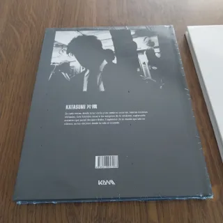2 fotolibros KAMI BOOKS: KATASUMI y JIKO KYOKAI