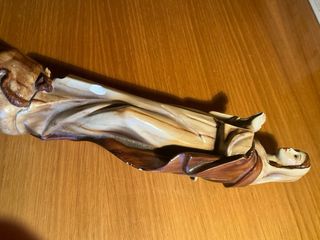 Virgen María figura rezando