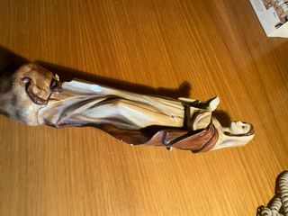 Virgen María figura rezando