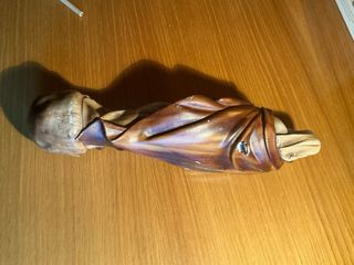 Virgen María figura rezando