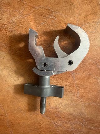 Garra Iluminación Profesional Doughty