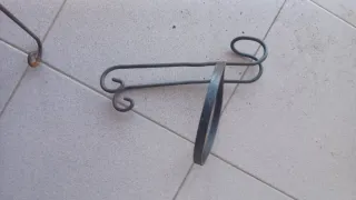 Supporti in ferro battuto per fioriere e vasi