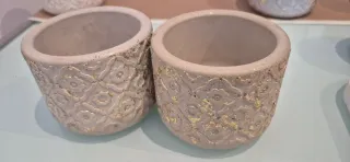 Vaso da fiori in pietra con dettagli dorati, confezione da 4