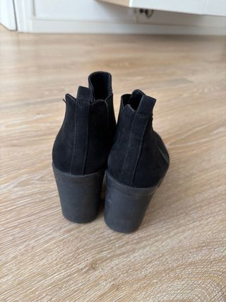 Botines negros cómodos