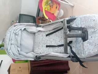 Silla de paseo bebé gris