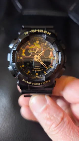 Reloj Casio G-Shock Negro y Dorado