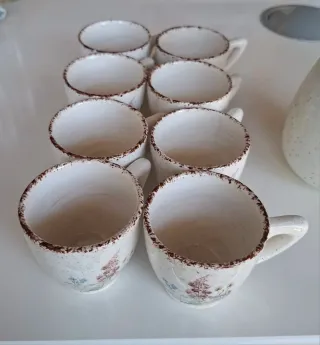 Juego de cerámica con flores