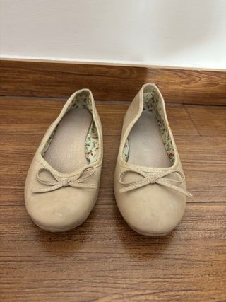 Manoletinas beige con lazo