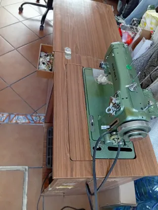 Máquina de coser Refrey 427 VZ