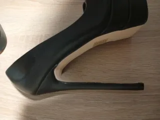 Zapatos de tacón Benotti negros