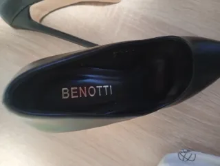 Zapatos de tacón Benotti negros