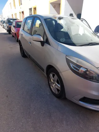 Renault Scenic 2012