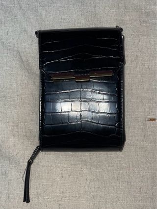 Bolso negro Parfois efecto piel cocodrilo