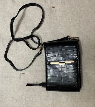 Bolso negro Parfois efecto piel cocodrilo
