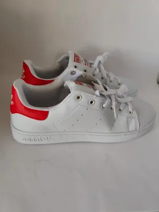 Zapatillas de Chico N°44 nuevas.