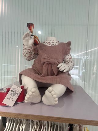 Maniquí infantil para escaparate