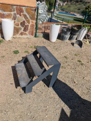 Escalera 3 peldaños metálica