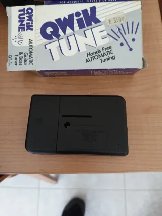Afinador Qwik Tune Guitarra y Bajo
