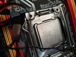 Torre Mars Gaming X79 Xeon E5-2689 y fuente