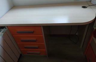 Escritorio con cajonera 4 cajones naranja calabaza