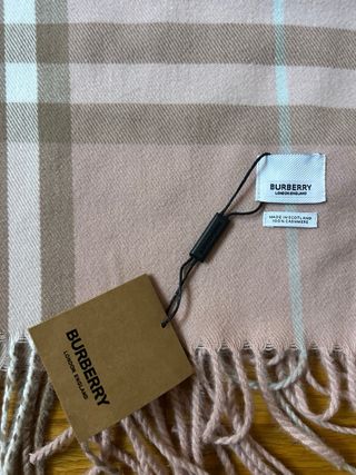 Cachecol Burberry Rosa e Bege