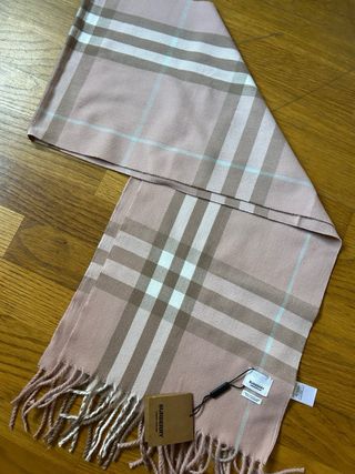 Cachecol Burberry Rosa e Bege